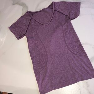 Lululemon V neck T shirt SIZE 6